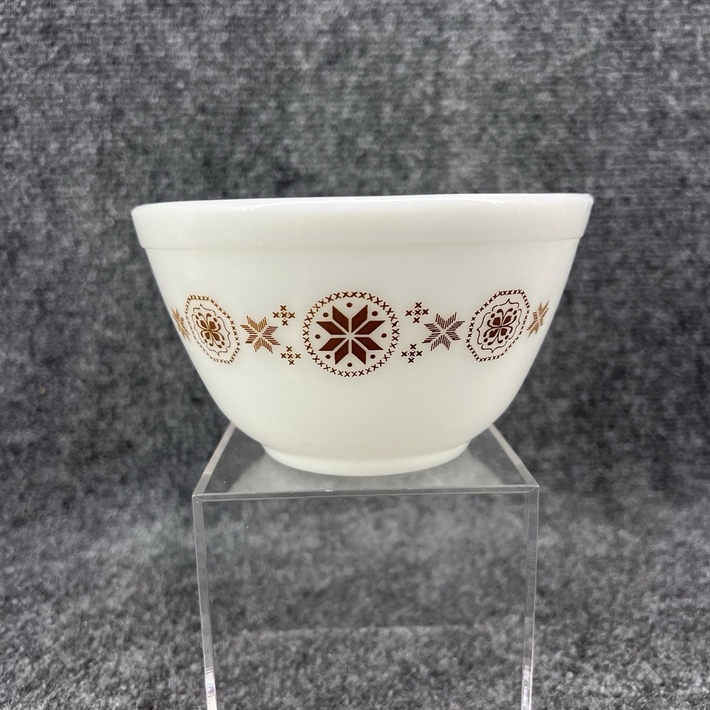 Vintage PYREX "Town & Country" 1-1/2 Qt Mixing Bowl #401